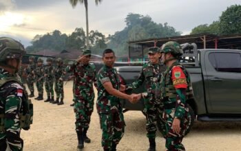 Asops Kodam XVIII/Kasuari Kunjungi Pos Kotis Kumurkek, Tinjau Kesiapan Operasional Satgas Pamtas Yonif 763/SBA