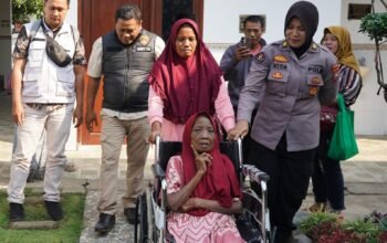 Polres Probolinggo Fasilitasi Penjemputan Ibu Nortaji yang Sempat Dirawat di Griya Lansia Malang
