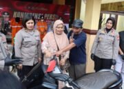 Senyum Sumringah Korban Curanmor di Kota Malang Saat Polisi Temukan dan Kembalikan Motor yang Hilang