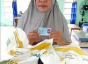 Pemerintah Pekon Pagar Dalam Kecamatan Pesisir Selatan Salurkan Bantuan Beras Kepada 33 KPM