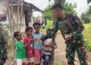 Satgas Yonif 131/Brajasakti Berikan Pelayanan Kesehatan Gratis Door to Door di Kampung Yanemyo