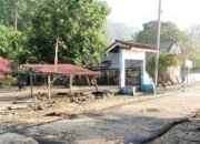 Gara Gara Gelombang Pasang Satu Tembok Pagar SDN 106 Krui Roboh Berharap Dinas Terkait Harus Cepat Di Tanggapi