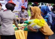 Gerakan Pangan Murah :Komitmen Polrestabes Surabaya Stabilkan Harga dan Menjamin Ketersedian Pangan