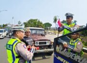 Bagikan Bendera Ke Komunitas Otomotif, Polres Jepara Ajak Tumbuhkan Semangat Nasionalisme