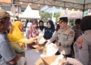 Gelar Bazar, Polres Blitar Dukung Gerakan Pangan Murah, Salurkan Beras SPHP Untuk Masyarakat