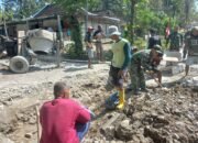 Satgas TMMD dan Warga Sarimulyo Perbaiki Gorong-Gorong, Cegah Jalan Utama Amblas