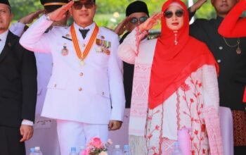 Bupati Kabupaten Bandung, Mengadakan Upacara HUT RI  ke 80 di Lapangan Upakarti Soreang.