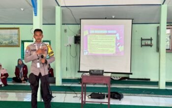 Kolaborasi Bhabinkamtibmas dan Mahasiswa KKN UNES Padang: Edukasi Bahaya Narkoba & Kenakalan Remaja di MTSN 9 Agam