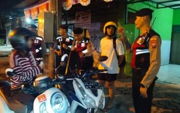 Polres Kediri Kota Berikan Edukasi Pentingnya Jaga Diri Sendiri dan Etika Berkendara Demi Keselamatan di Jalan Saat Malam Hari