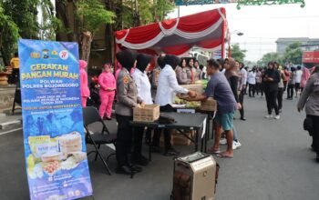 Polwan Polres Bojonegoro Gelar Bakti Kesehatan di CFD, Warga Antusias Serbu Layanan Gratis