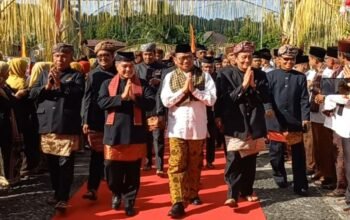 Bupati Agam dan Bupati Tabalong Hadiri Prosesi Batagak Pangulu dan Malewakan Gala Pasukuan Caniago