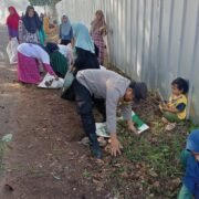 Polsek Plered Gelar Kerja Bakti, Wujud Sinergitas TNI-Polri Dengan Masyarakat