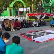 Polres Pasuruan Hadir Membersamai Aksi Damai Mahasiswa di TMP Bangil