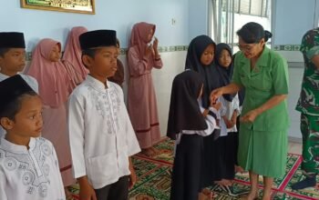 Koramil 14/Plosoklaten Gelar Jumat Berkah dan Peringatan Maulid Nabi Muhammad SAW