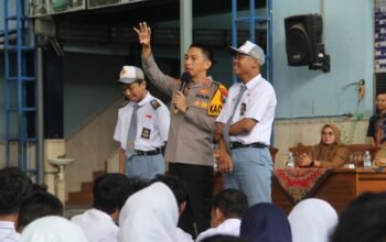 Cegah kenakalan Remaja, Kapolres Kediri Kota Beri Pesan Penting ke Pelajar SMK PGRI 1 Kediri