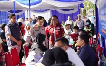 Sambut Hari Lalu Lintas Bhayangkara ke-70, Polres Bojonegoro Gelar Pasar Murah dan Donor Darah