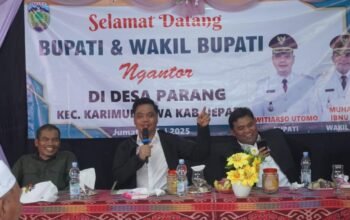 Bupati Jepara Ngantor di Desa Parang, Bunga Desa Percepat Aspirasi Warga Karimunjawa