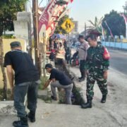 Sinergitas TNI-Polri Dengan Masyarakat Purwakarta Lewat Kegiatan Gotong Royong, Wujud Polri yang Humanis