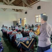 Kapolsek Plosoklaten Berikan Penyuluhan di Pelajar