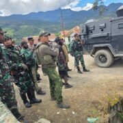 Menjelang HUT TNI ke-80, Koramil Sinak dan Satgas Yonif 142 Gelar Patroli Keamanan