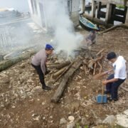 Bersih-Bersih Di Waduk Jatiluhur, Wujud Sat Polairud Polres Purwakarta Peduli Lingkungan