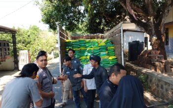 Polres Pasuruan Bersama BEM Gelar Gerakan Pangan Murah di Lumbang, Salurkan 5 Ton Beras