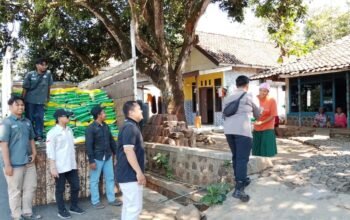 Polres Pasuruan Bersama BEM Gelar Gerakan Pangan Murah Salurkan 5 Ton Beras di Lereng Bromo