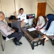 Bhabinkamtibmas Polsek Plered Sampaikan Bahaya Judi Online kepada Masyarakat
