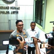 Polda Jatim Kembalikan Buku Sitaan yang Tidak Terkait dengan Tindak Pidana