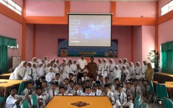 Satresnarkoba Polres Pasuruan Gelar Penyuluhan Bahaya Narkoba di SMPN 1 Bangil