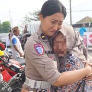 Polda Jatim Beri Trauma Healing Korban Runtuhnya Bangunan Ponpes Al-Khoziny Sidoarjo