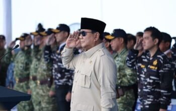ARMADA TNI AL PAMER KEGAGAHAN, PRESIDEN PRABOWO TURUT SAKSIKAN SAILING PASS 2025