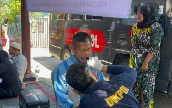 Dokkes Polda Jatim Lakukan Pengumpulan DNA Keluarga Korban di Ponpes Al Khoziny