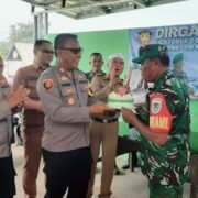 Sinergitas TNI-Polri, Polsek Darangdan Beri Kejutan di Markas Koramil
