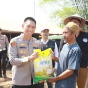 Polres Kediri Kota Ikuti Vicon Tanam Jagung Serentak dan Peresmian Gudang Pangan Polri Bersama Presiden RI