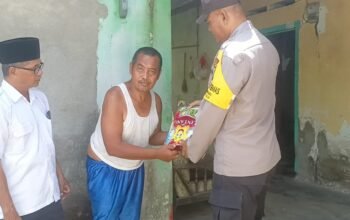 Anggota Polsek Pagu Gelar Kegiatan Jumat Berkah, Bantu Warga Kurang Mampu