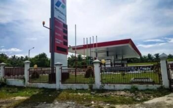SPBU 24.348.143 Pekon Penengahan Kecamatan Lemong Nakal Disiang Hari Lakukan Pengecoran BBM