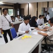 Polres Pelabuhan Tanjungperak Lakukan Pemeriksaan Kesehatan untuk Petugas SPPG