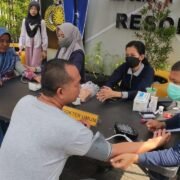Dukung Gaya Hidup Sehat, Polres Kediri Gelar Pengobatan Gratis di CFD