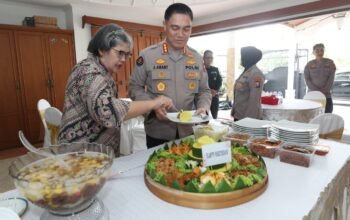 Hari Jadi ke-74 Humas Polri, Polda Jatim Anjangsana ke Purnawirawan