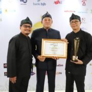 Kang DS Raih Penghargaan Kepala Daerah Peduli Penyiaran dari KPID Jawa Barat