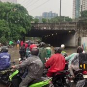 Hujan Deras Guyur Jakarta, Kawasan Cawang Terendam dan Arus Lalu Lintas Lumpuh