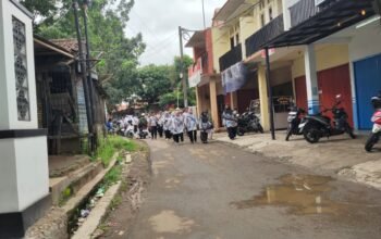 Bentuk Pelayanan Polri, Polsek Plered Lakukan Pengamanan Kegiatan Jalan Sehat HUT PGRI