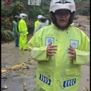 Akses Padang–Padang Panjang (Sumbar) Terputus Akibat Luapan Air Sungai di Jembatan Kembar Silaing