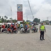 Sat Lantas Polres Langkat Patroli dan Cek SPBU di Stabat Untuk Antisipasi Kemacetan dan Antrian BBM