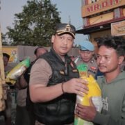 Kapolres Langkat Salurkan Bansos Kapolda Sumut Untuk Pengungsi Banjir di Tanjung Pura