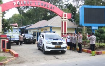 Polres Langkat Distribusikan Bantuan Sosial dari Kapolda Sumut untuk Korban Banjir di Kabupaten Langkat