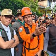 Bupati Dadang Supriatna Respon Cepat Longsor Arjasari, Pimpin Langsung Pencarian Korban