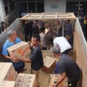 Polres Langkat Salurkan Bansos kepada Warga Terdampak Banjir di Lingkungan VII Batang Selemak dan Lingkungan IX Stasiun, Kelurahan Bukit Kubu