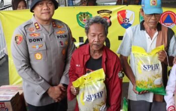 Banjir Pamanukan, Kapolres Subang dan Forkopimda Salurkan Bantuan 1000 Pouch Beras dan 1000 Dus Mie Instan